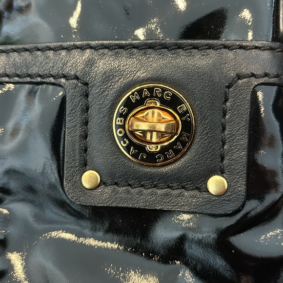 Marc Jacobs Black Patent Leather Crossbody - Picture 2 of 8